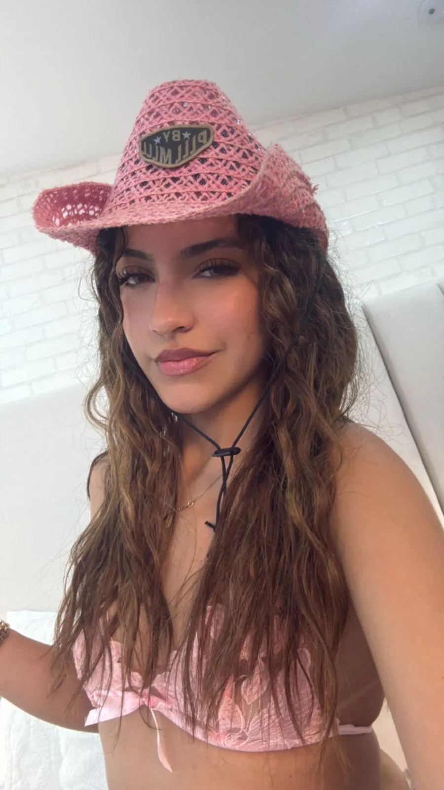 Live sex webcam photo for VictoriaJoliegb #7337842