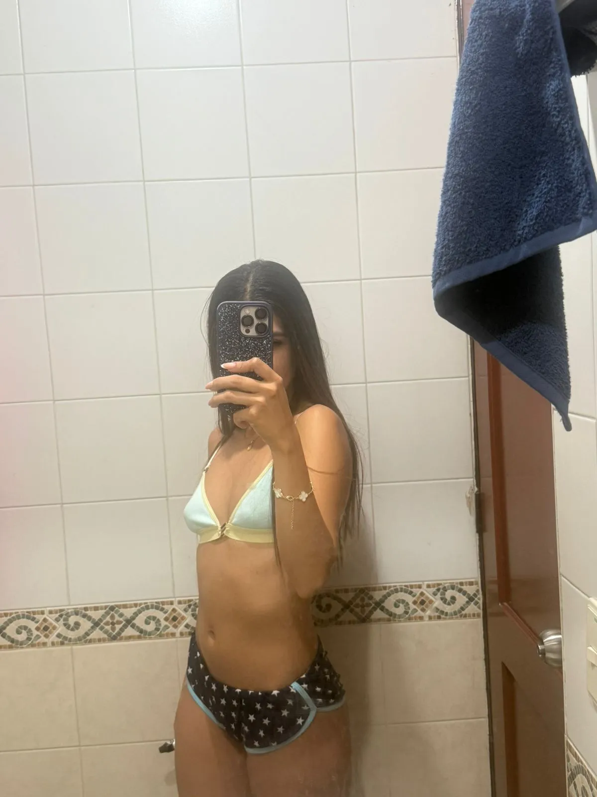 Live sex webcam photo for VictoriaJoliegb #7337841