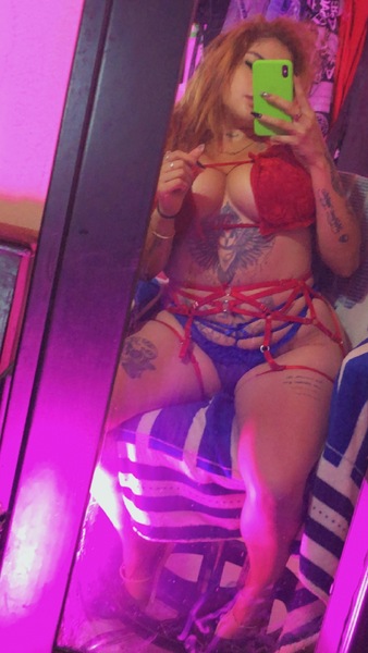 Live sex webcam photo for SamRousee #6361323