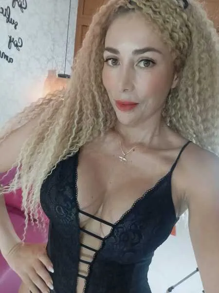 Live sex webcam photo for AmelyVonTeese #7348297