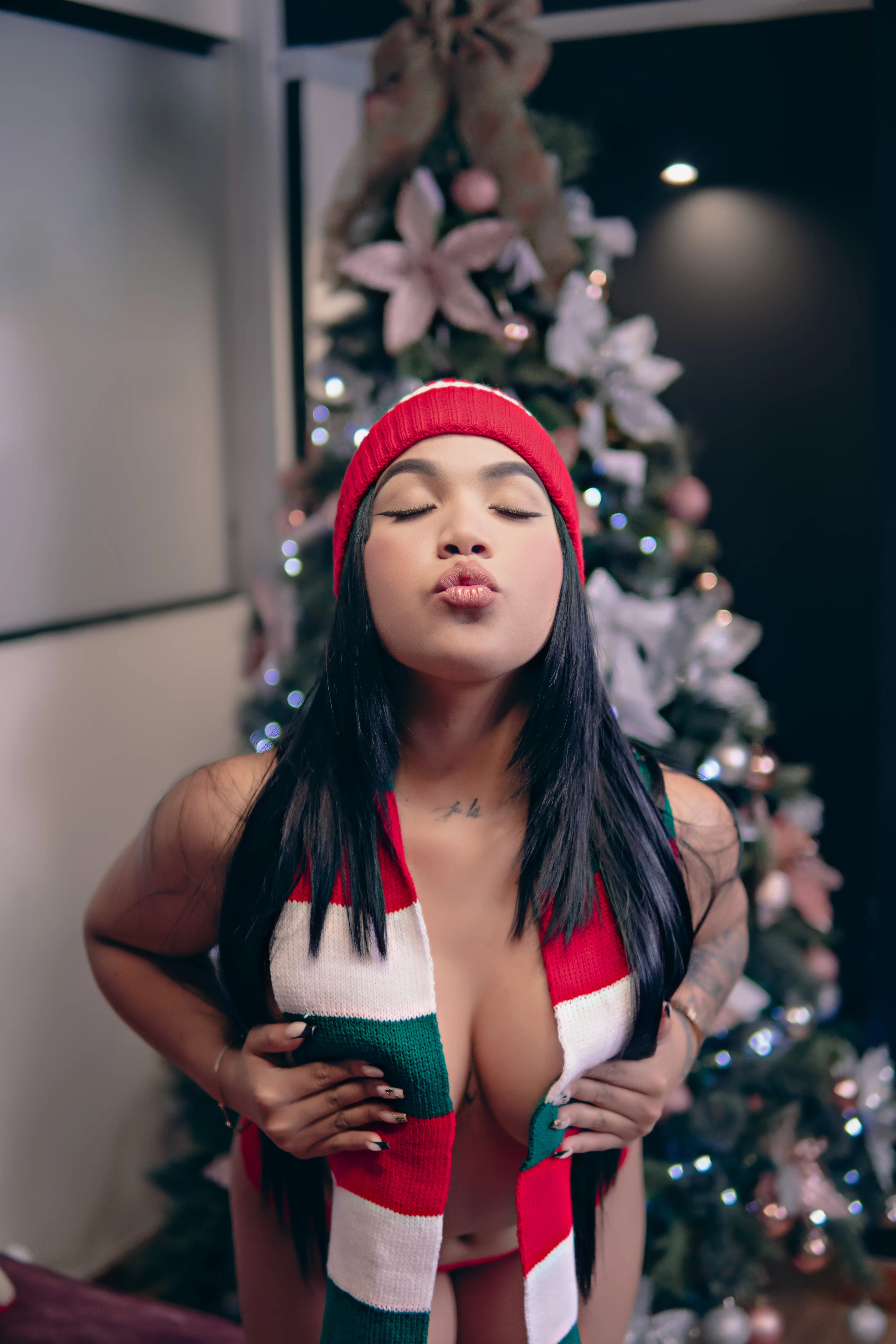 Live sex webcam photo for MaddiisonScott #7430076