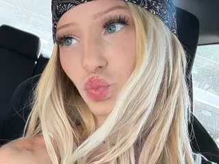 Live sex webcam photo for theselenarainx #8609505