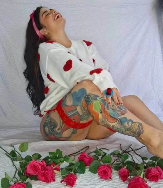 Live sex webcam photo for Juliiethaservas #7392160