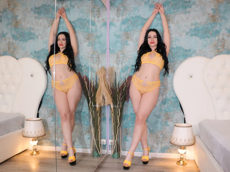 Live sex webcam photo for EvelyneReys #7820589