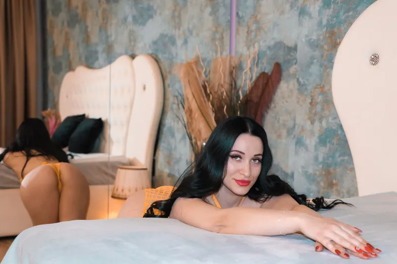 Live sex webcam photo for EvelyneReys #7820587