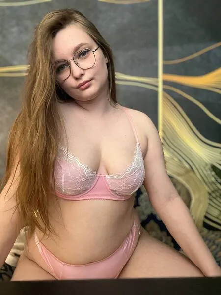 Live sex webcam photo for MagicPeachh #8426326