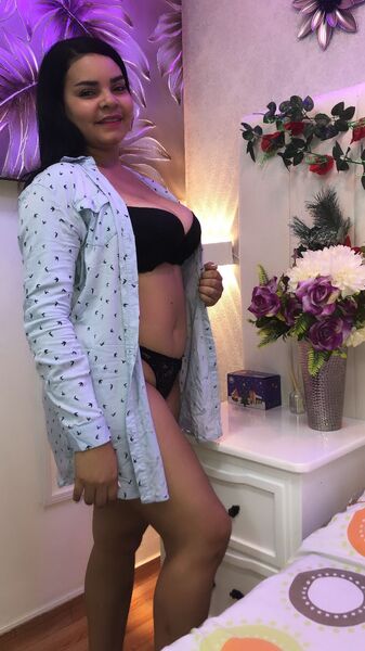 Live sex webcam photo for EmmaConorr #6196581