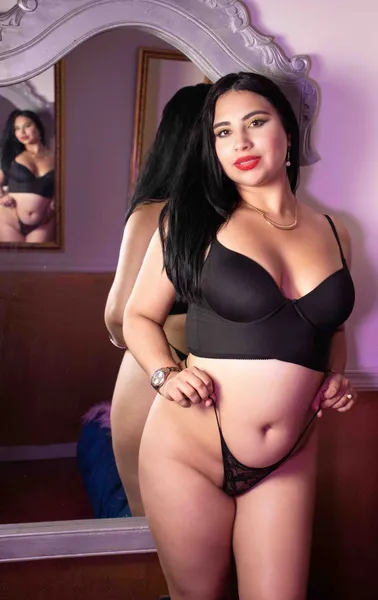 Live sex webcam photo for EmilyScott40 #6114927