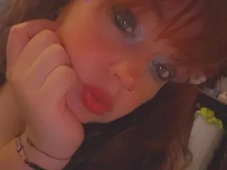 Live sex webcam photo for LunaSynns #6943718