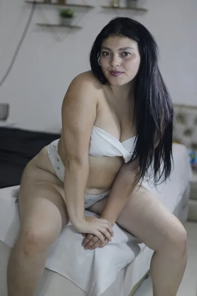 Live sex webcam photo for COUPLEHONEYFX #6079794