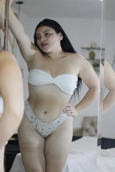 Live sex webcam photo for COUPLEHONEYFX #6079797