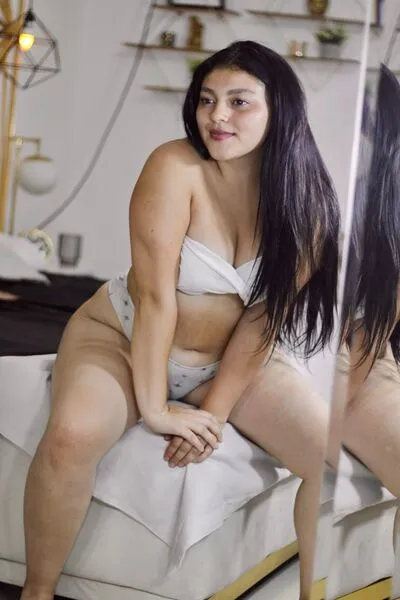 Live sex webcam photo for COUPLEHONEYFX #6079799