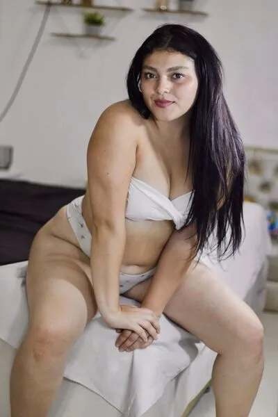 Live sex webcam photo for COUPLEHONEYFX #6079798