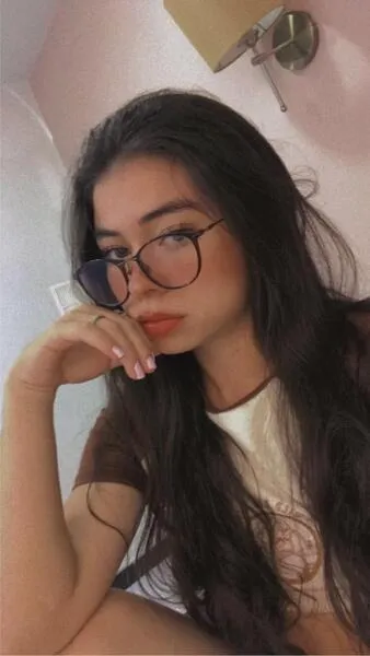 Live sex webcam photo for EmilyWaldoorf #6069733