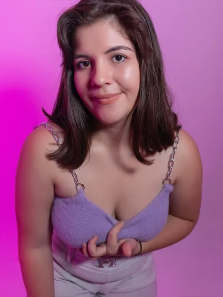 Live sex webcam photo for BrianaWalton #6337036