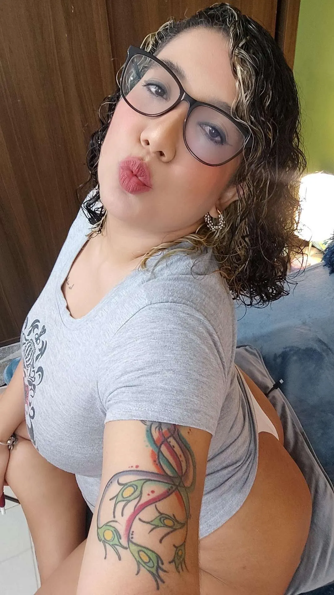 Live sex webcam photo for MonikaOrtiz #7343276
