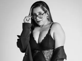 Live sex webcam photo for MonikaOrtiz #6543349
