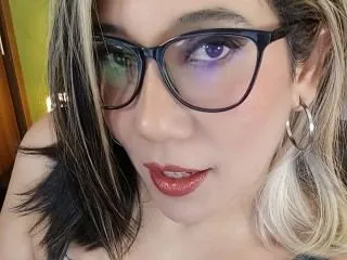 Live sex webcam photo for MonikaOrtiz #6237550