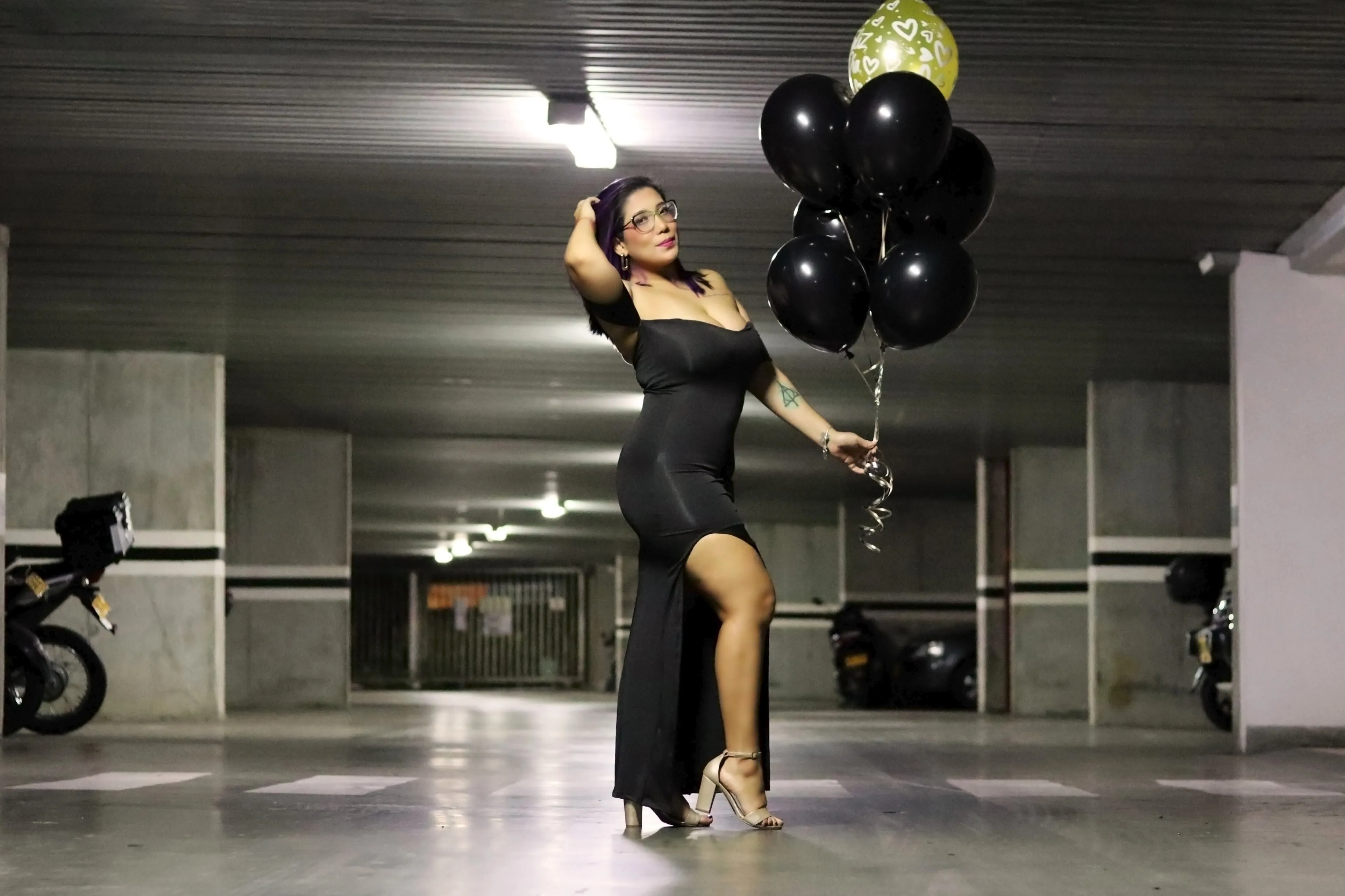 Live sex webcam photo for MonikaOrtiz #7343407