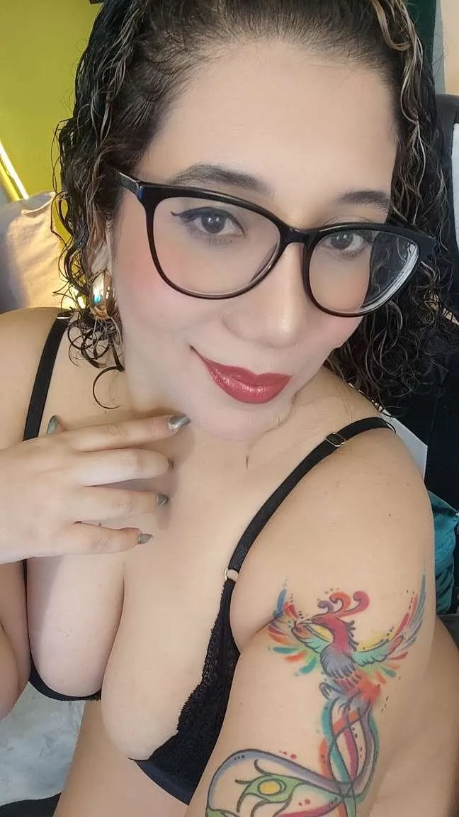 Live sex webcam photo for MonikaOrtiz #7343325
