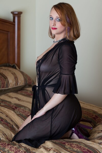 Live sex webcam photo for KarrieKellieMILF #6137649