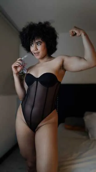 Live sex webcam photo for MartinaRuis #7797902
