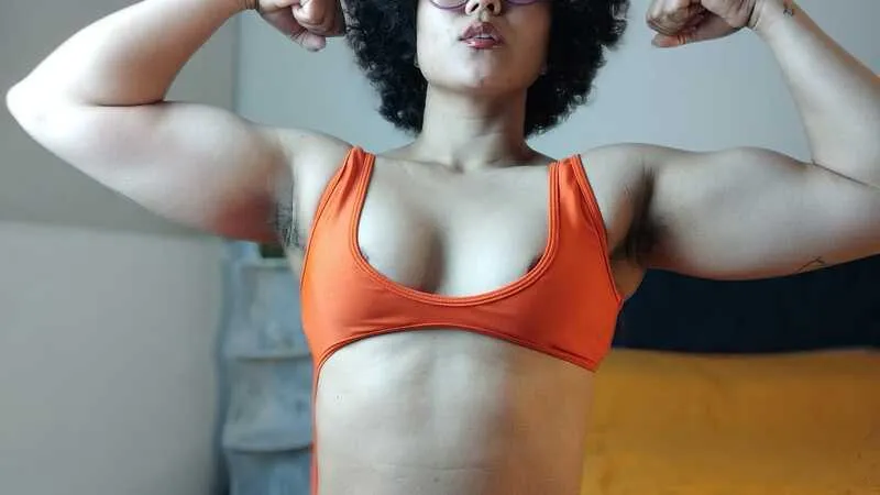 Live sex webcam photo for MartinaRuis #7797882