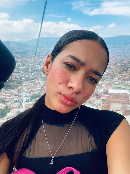 Live sex webcam photo for BellaGrayy #6183814