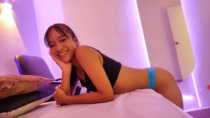 Live sex webcam photo for BellaGrayy #6183806