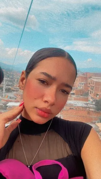 Live sex webcam photo for BellaGrayy #6183825