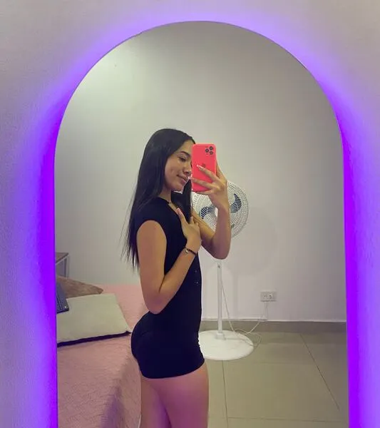 Live sex webcam photo for BellaGrayy #6183817