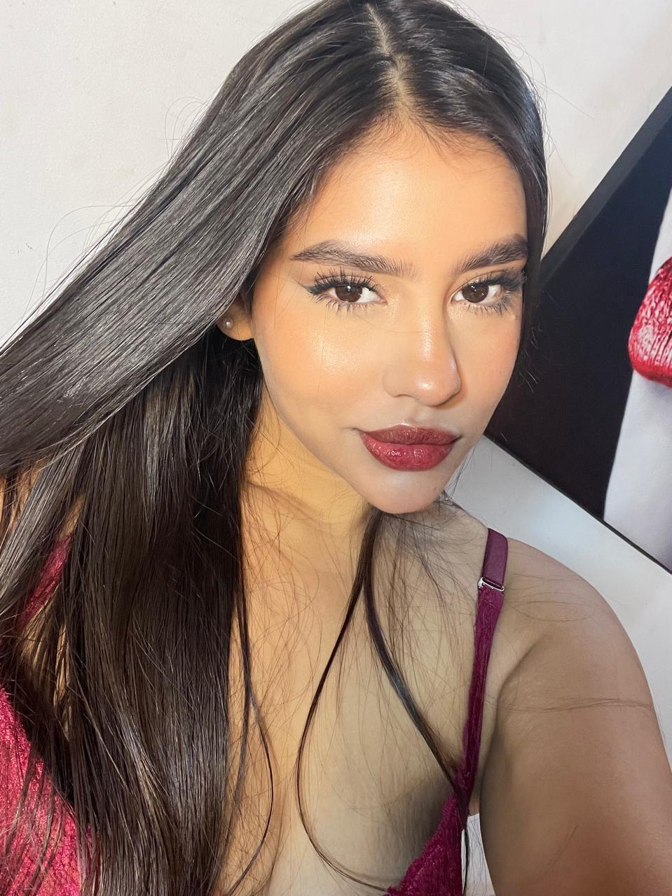 Live sex webcam photo for MelaniIeRioss #7306386