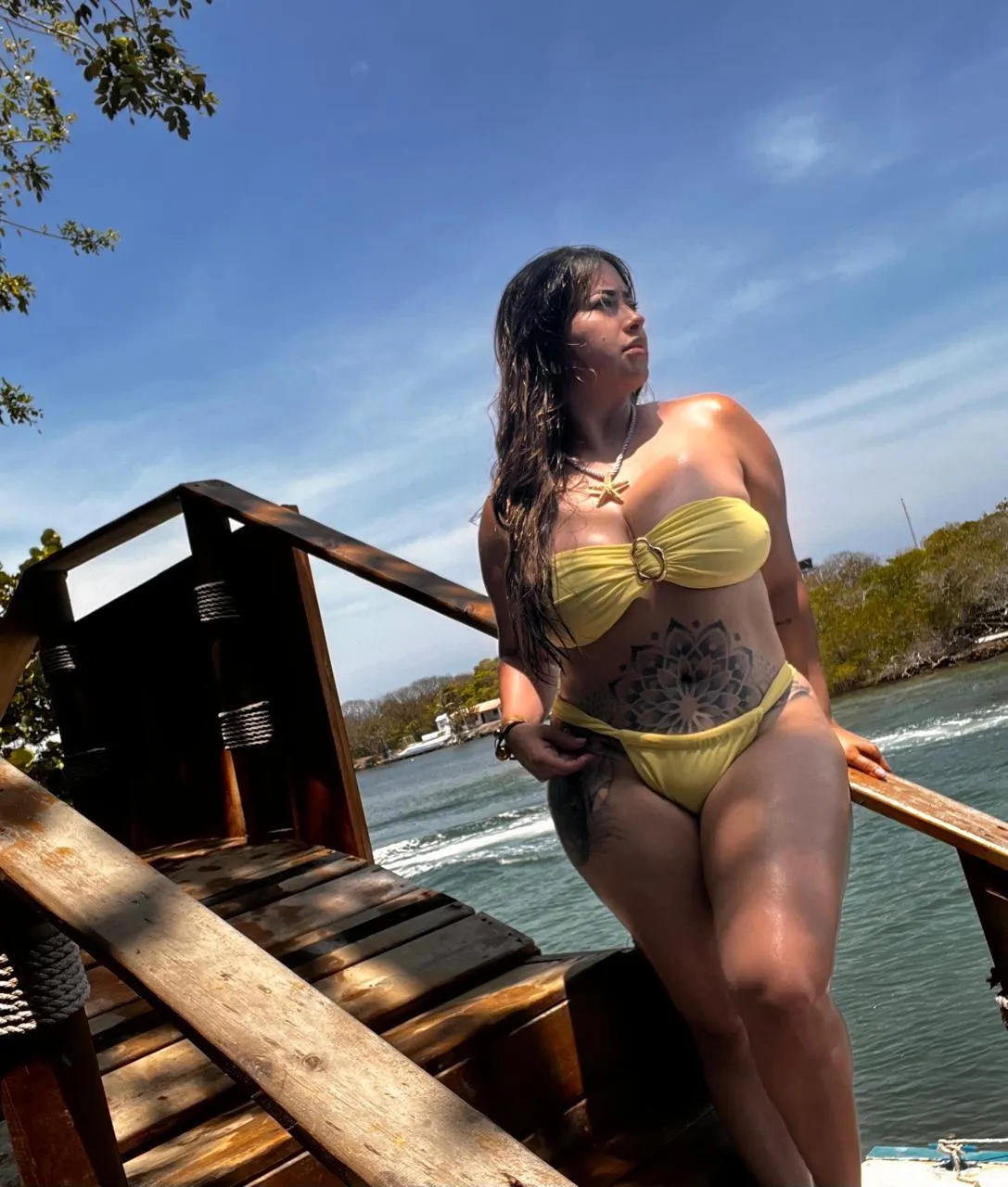 Live sex webcam photo for MaraMoore #8549657