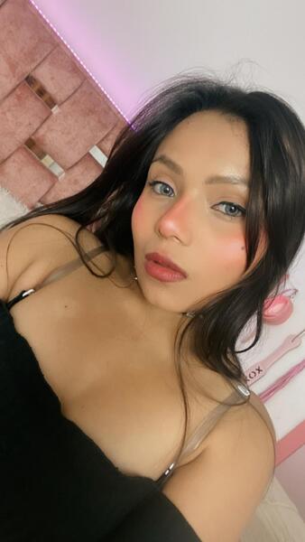 Live sex webcam photo for coralsuarez #6465468