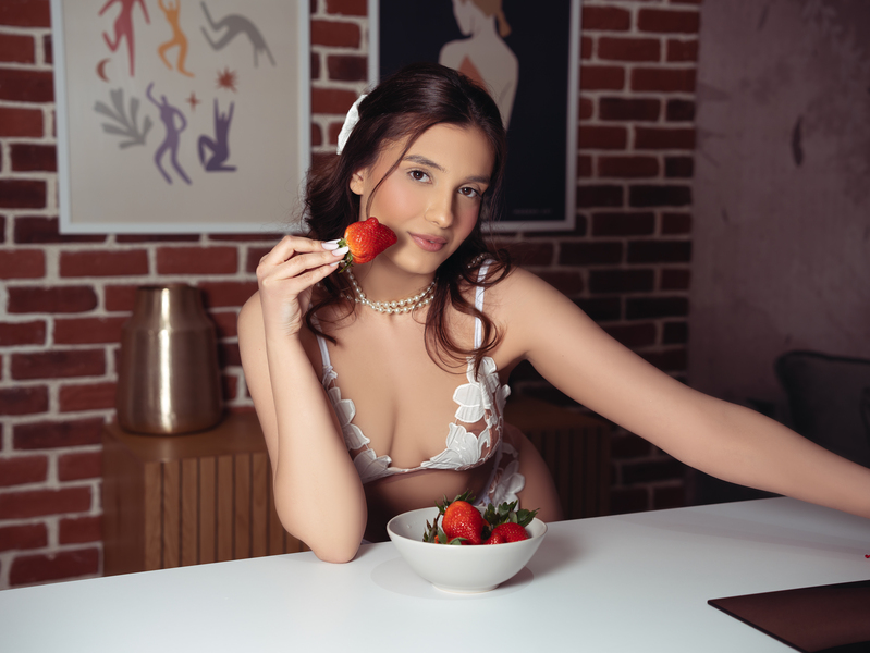 Live sex webcam photo for ChloeSkyes #6081105