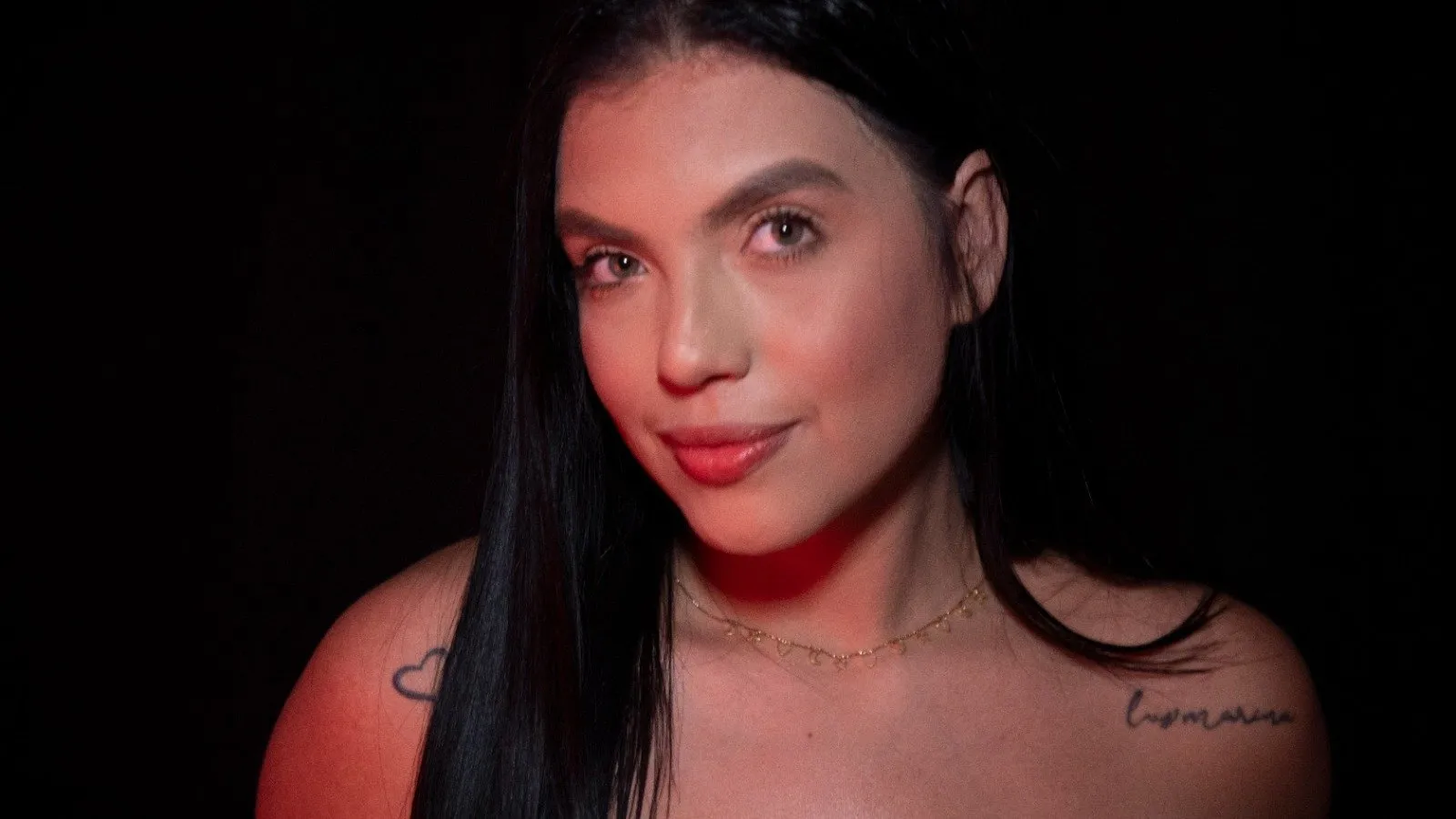 Live sex webcam photo for AngelaWhitte #7323546