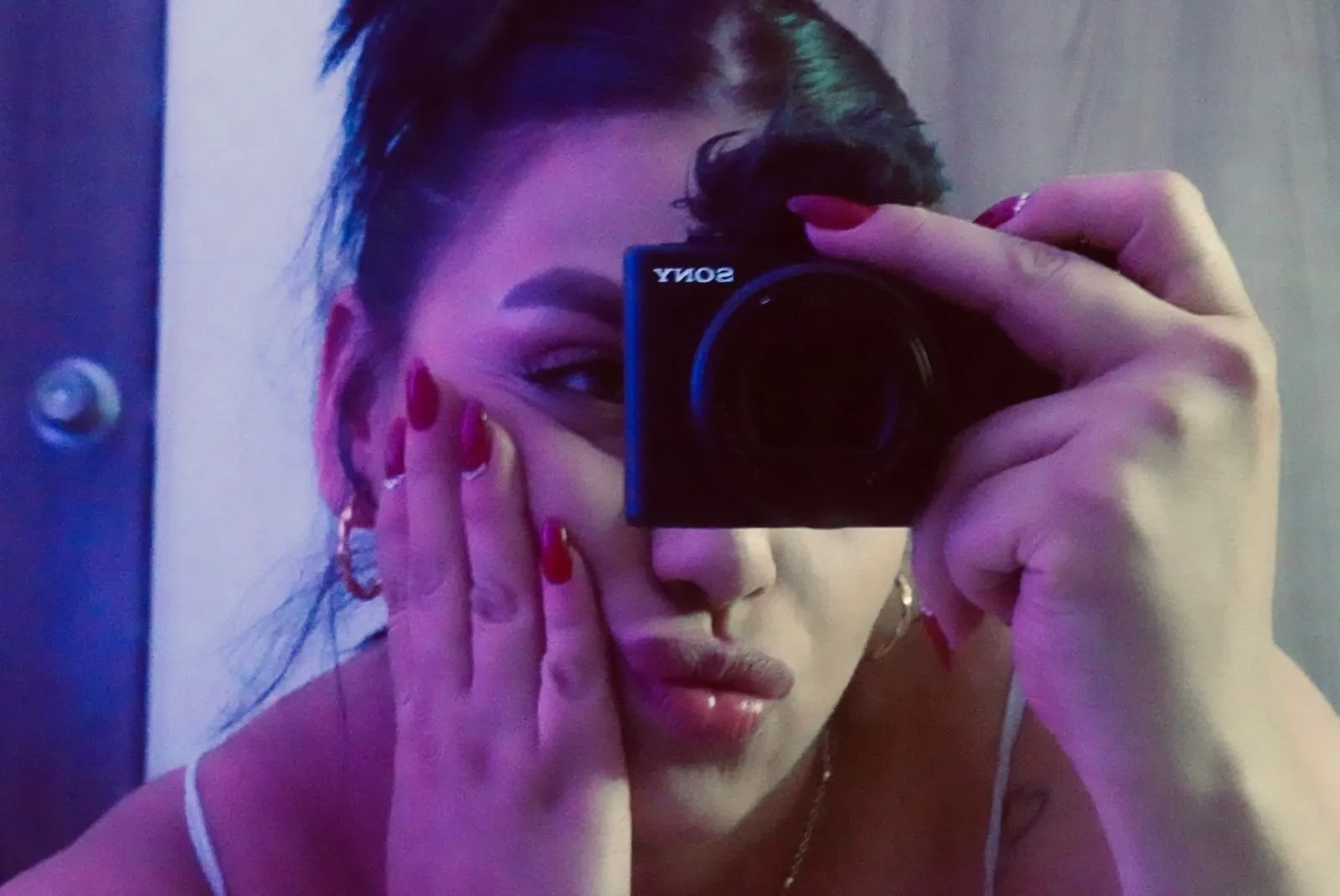 Live sex webcam photo for AngelaWhitte #7323650