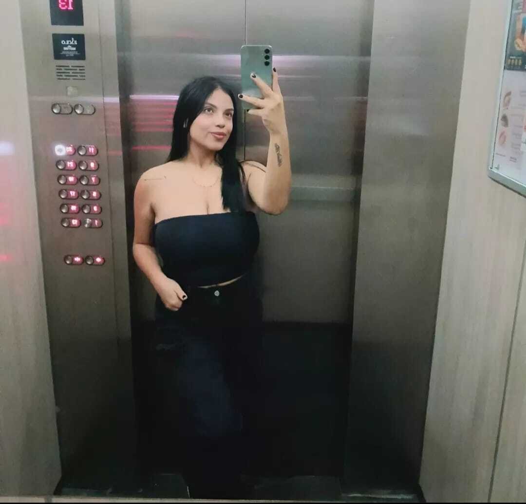 Live sex webcam photo for AngelaWhitte #7323452