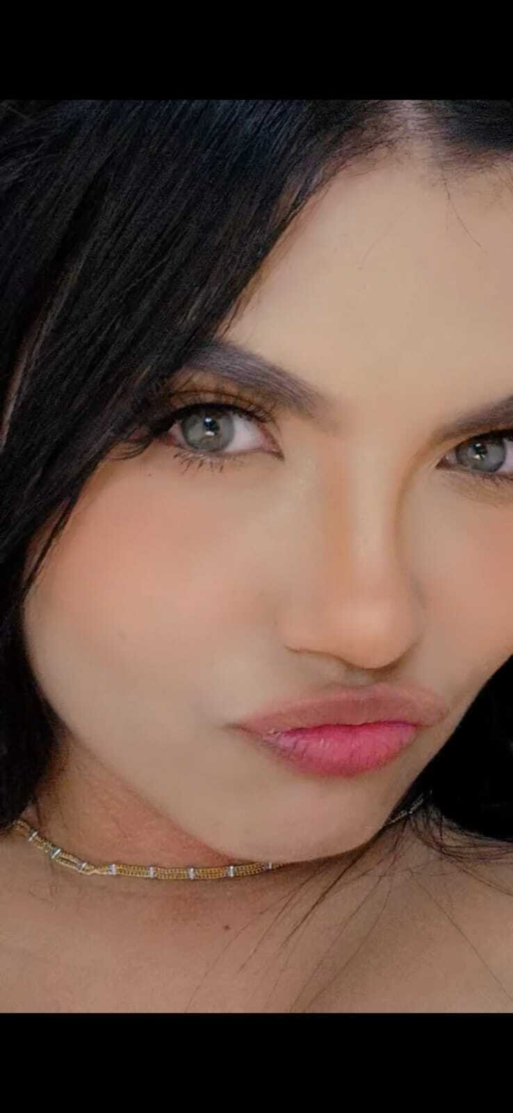 Live sex webcam photo for AngelaWhitte #7323592