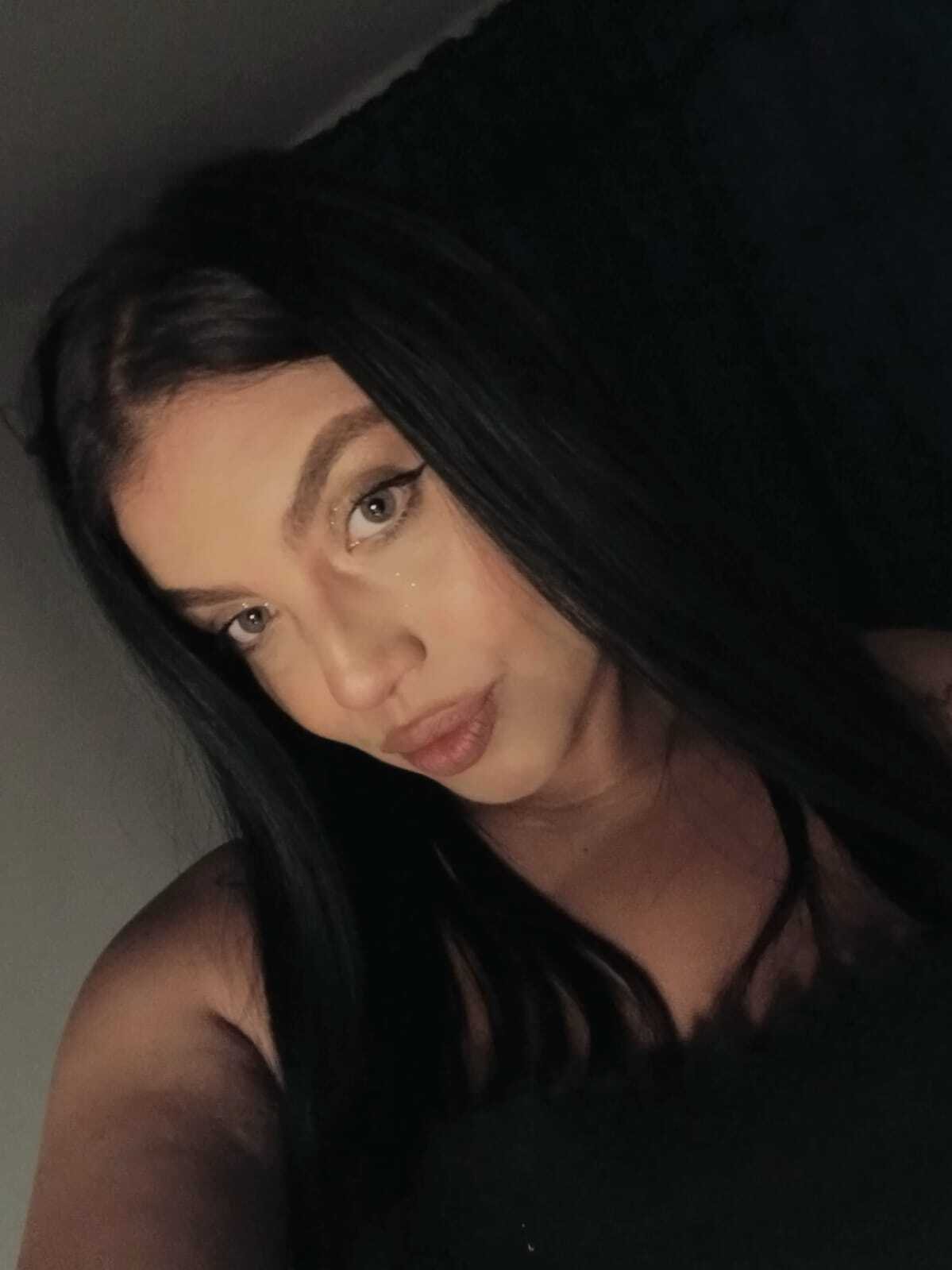 Live sex webcam photo for AngelaWhitte #7323576