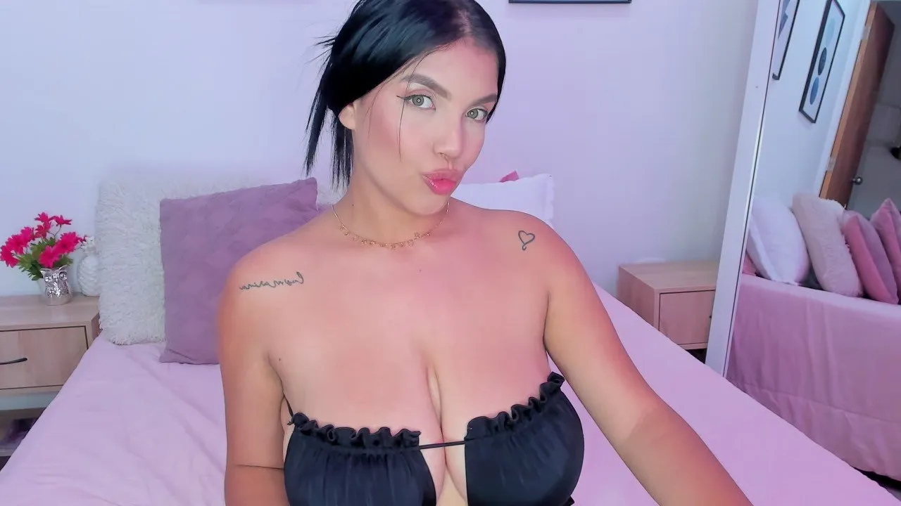 Live sex webcam photo for AngelaWhitte #7323471