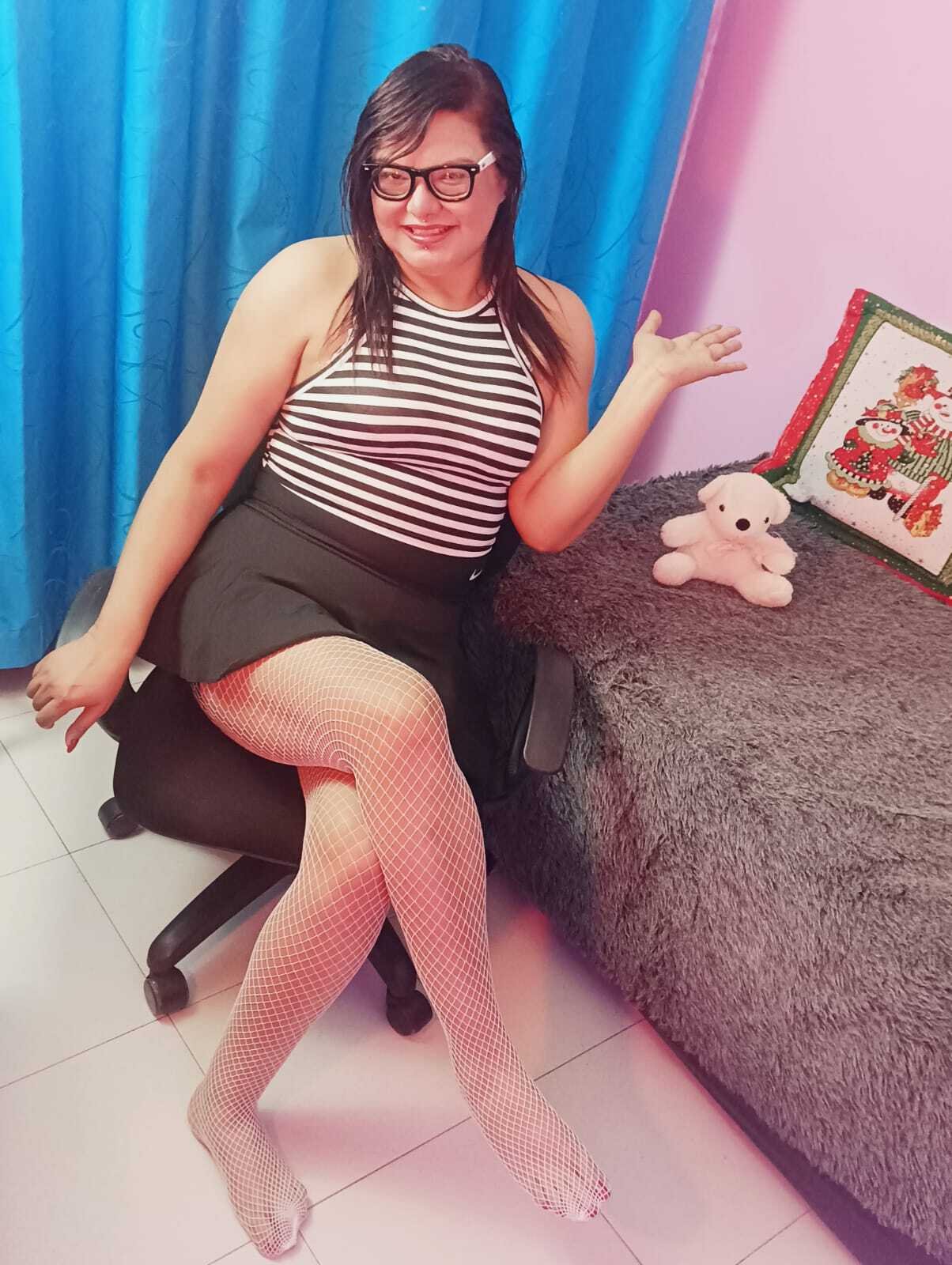 Live sex webcam photo for Mia85 #7322001