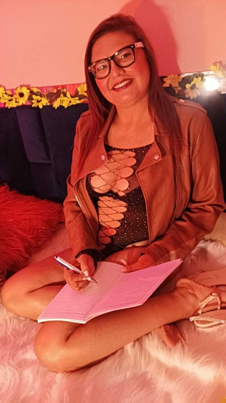 Live sex webcam photo for Mia85 #7321979