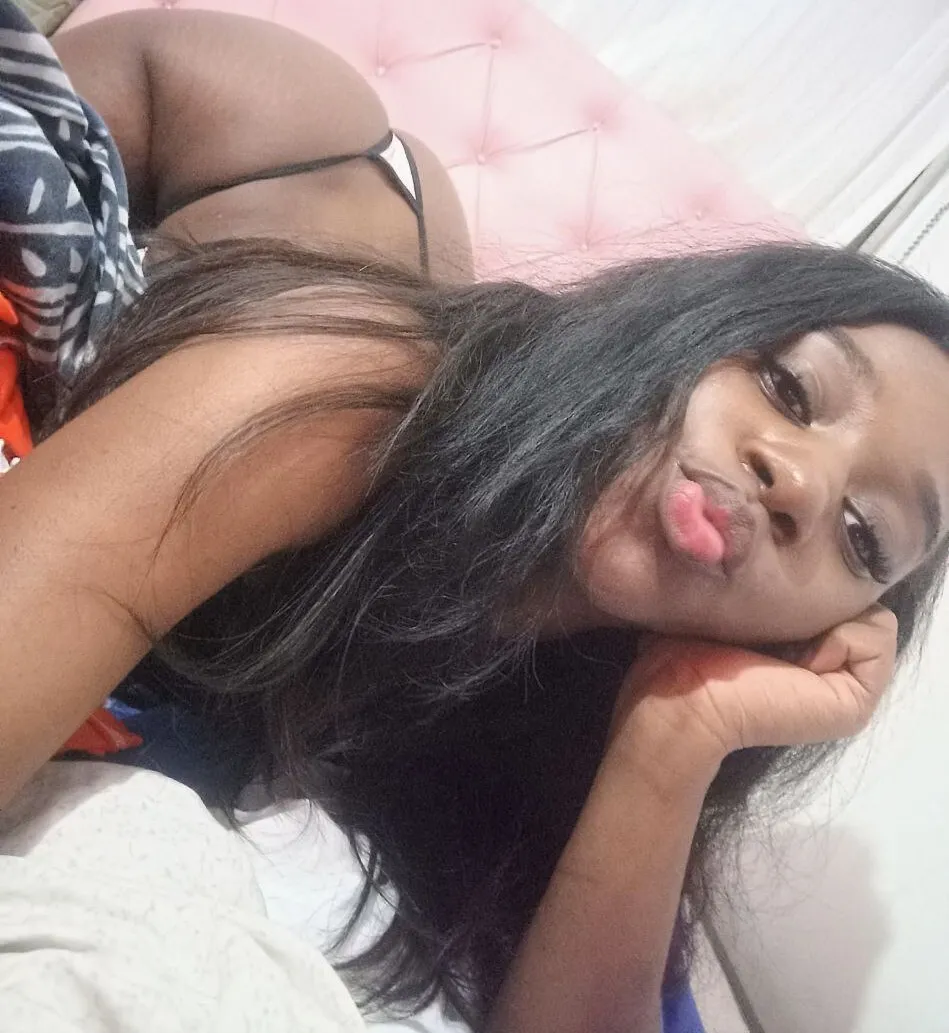 Live sex webcam photo for KiaraWard #6135488