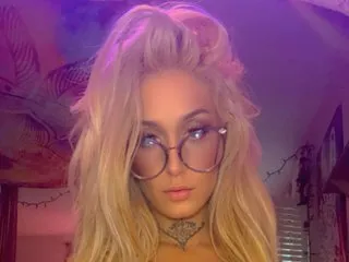 Live sex webcam photo for GemmyHidden #8074436