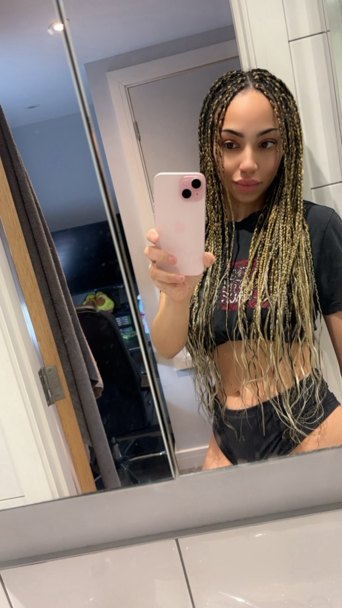 Live sex webcam photo for LuxLottie #7925960