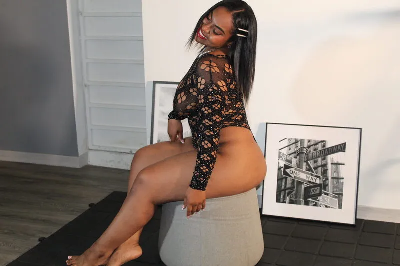 Live sex webcam photo for Esmeraldaduarte #6292295