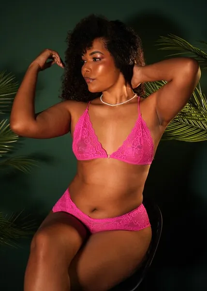 Live sex webcam photo for NiaColussi #6891888