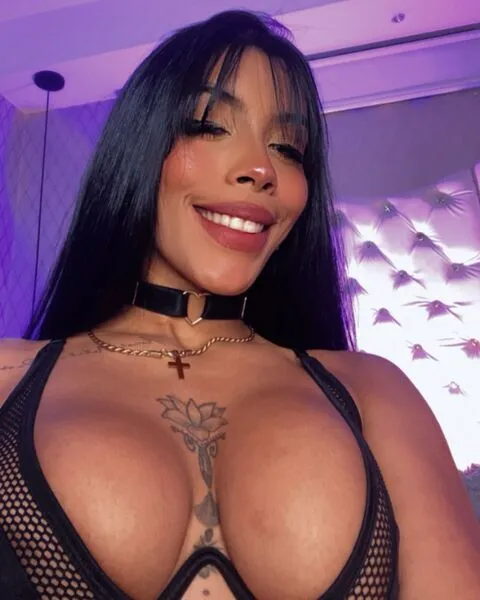 Live sex webcam photo for FiorelaBossh #6285781