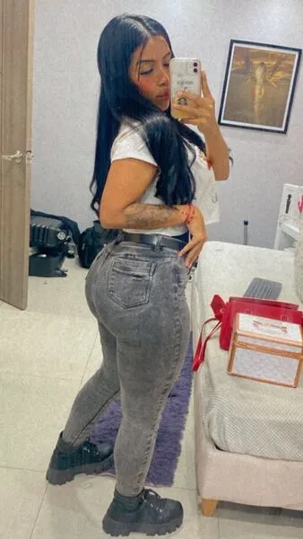 Live sex webcam photo for FiorelaBossh #6247230